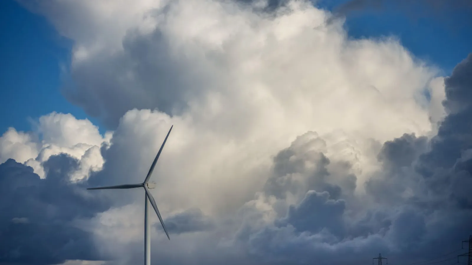 Crux’s analysis said that “tax equity structures have evolved to hybrid structures, or t-flips, which explicitly contemplate the sale of a portion of tax credits in the transfer market” and found that t-flips “made up about 60% of the tax equity committed in 2024, and that share is expected to rise.”