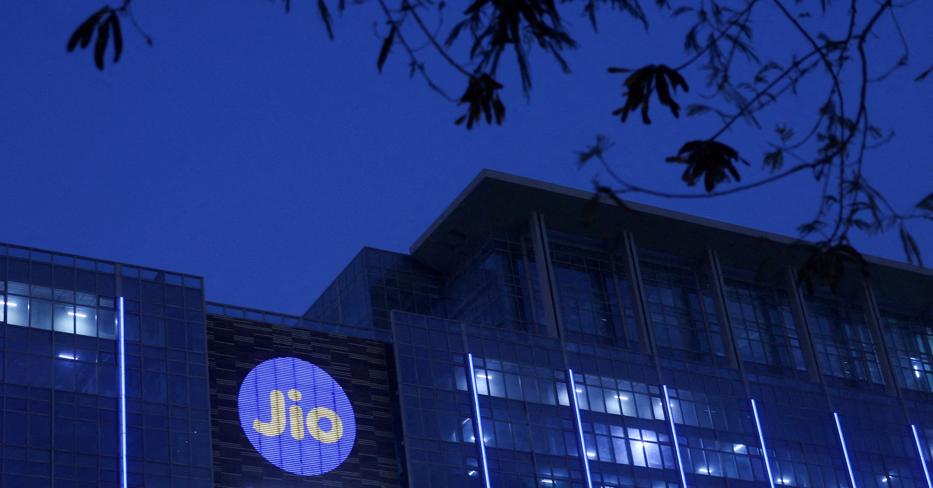 Jio Platforms IPO - Jio Platforms IPO Focuses on Fresh Fundraising in Mumbai